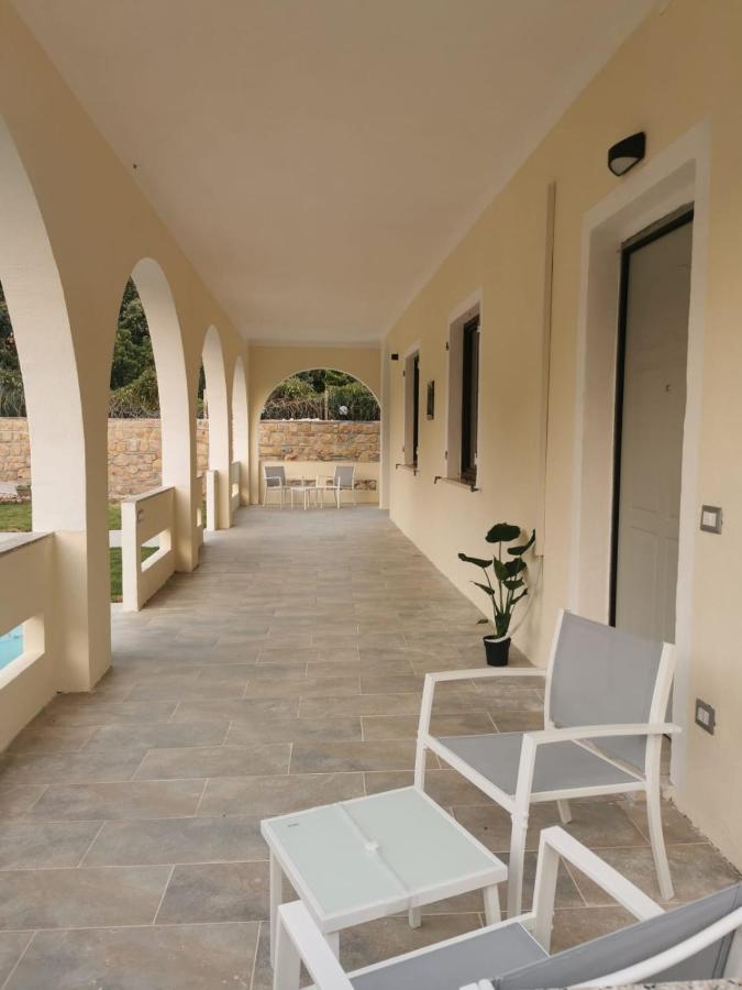 Villa Bianca Chia Exterior foto